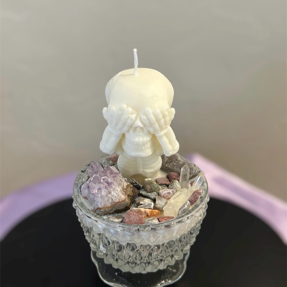 Sully the Friendly Skeleton Candle https://eleanorscandleshop.etsy.com